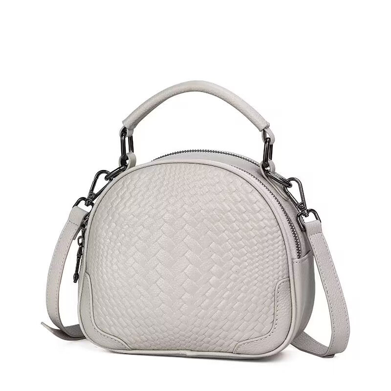 [YALE] ショルダーバッグ ROUND SHOULDER MIDIUM BAG (2color) レザーベルトバックルミニラウンドショルダーバッグ2color